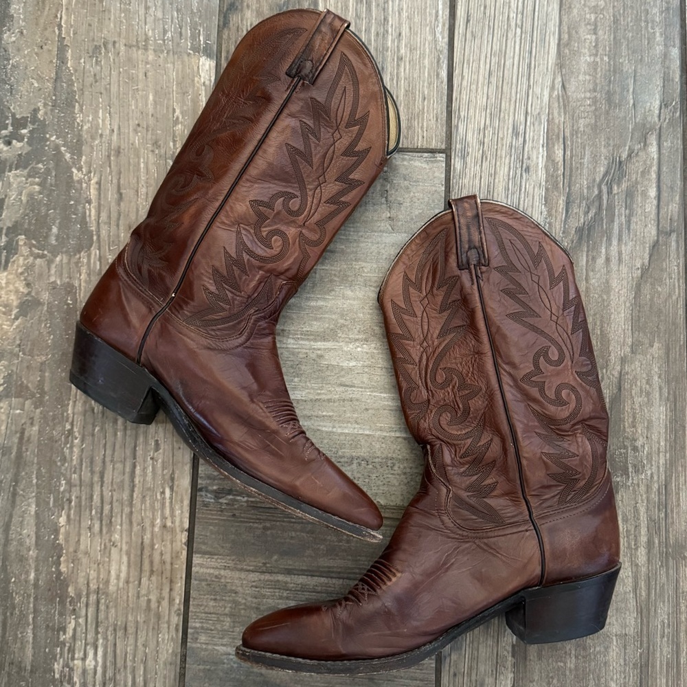 DAN POST COWBOY BOOTS WINGTIP BROWN STITCHED LEATHER, #16782 SIZE 9D, VINTAGE